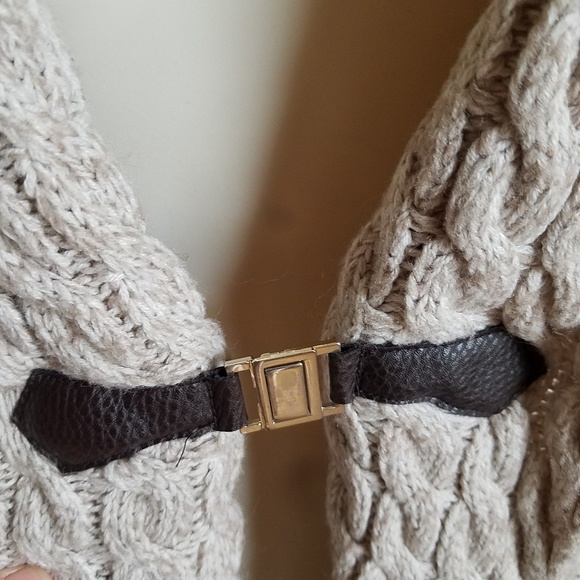 Plus size sweater - Picture 2 of 5